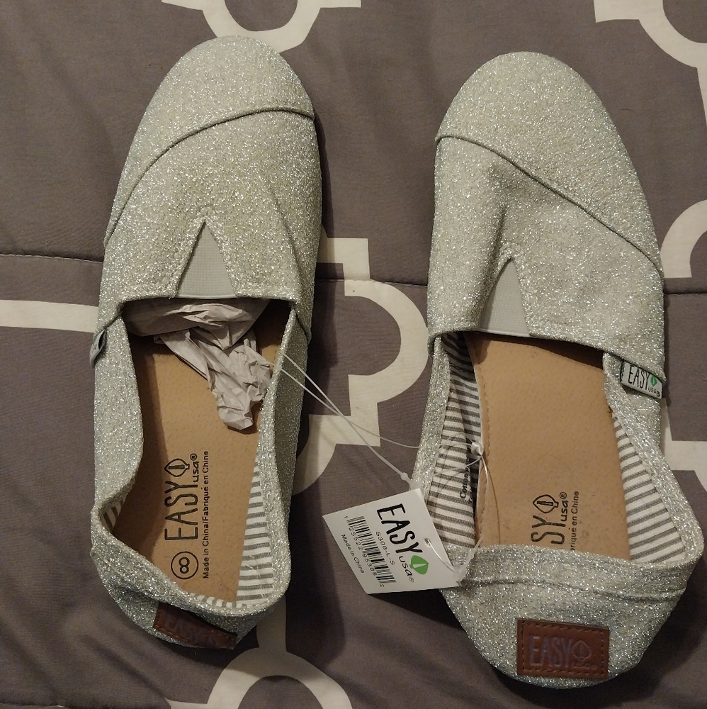 Easy USA slid-on shoes, Size 8, NWT